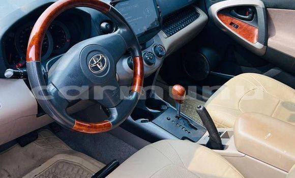 Acheter Occasion Voiture Toyota RAV4 Rouge à Brazzaville, Commune de Brazzaville Acheter Occasion Voiture Toyota RAV4 Rouge à Brazzaville, Commune de Brazzaville