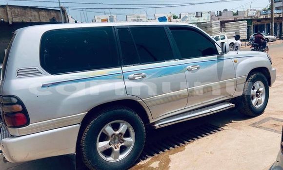 Acheter Occasion Voiture Toyota Land Cruiser Beige à Brazzaville, Commune de Brazzaville Acheter Occasion Voiture Toyota Land Cruiser Beige à Brazzaville, Commune de Brazzaville