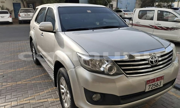 Acheter Occasion Voiture Toyota Fortuner Gris à Brazzaville, Commune de Brazzaville Acheter Occasion Voiture Toyota Fortuner Gris à Brazzaville, Commune de Brazzaville