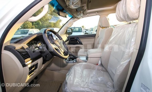 Buy Import Toyota Land Cruiser White Car in Import - Dubai in Region of Bouenza Buy Import Toyota Land Cruiser White Car in Import - Dubai in Region of Bouenza