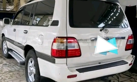 Buy Used Toyota Land Cruiser White Car in Black Point in Kouilou region Buy Used Toyota Land Cruiser White Car in Black Point in Kouilou region