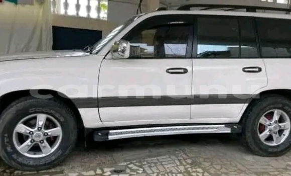Buy Used Toyota Land Cruiser White Car in Black Point in Kouilou region Buy Used Toyota Land Cruiser White Car in Black Point in Kouilou region