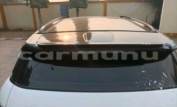 Buy Used Range Rover Range Rover White Car in Black Point in Kouilou region