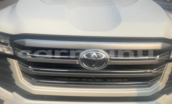 Acheter Occasion Voiture Toyota Land Cruiser Prado Blanc à Brazzaville, Commune de Brazzaville Acheter Occasion Voiture Toyota Land Cruiser Prado Blanc à Brazzaville, Commune de Brazzaville