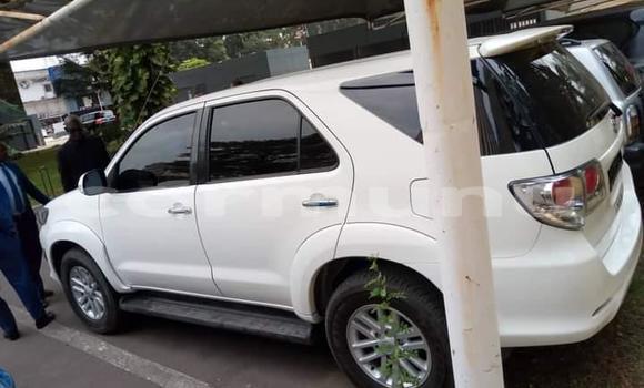 Acheter Neuf Voiture Toyota Fortuner Blanc à Brazzaville, Commune de Brazzaville Acheter Neuf Voiture Toyota Fortuner Blanc à Brazzaville, Commune de Brazzaville