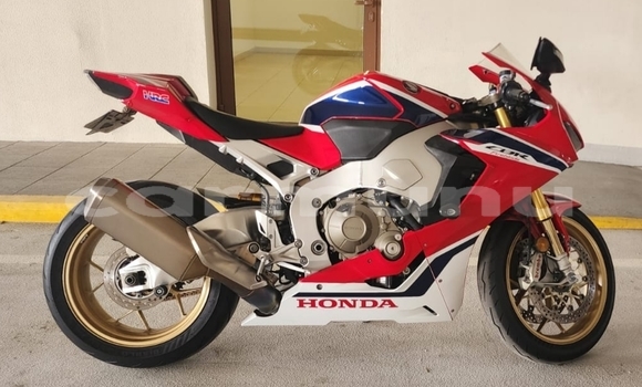 Buy Used Honda CBR 1000 RR Red Bike in Brazzaville in Municipality of Brazzaville