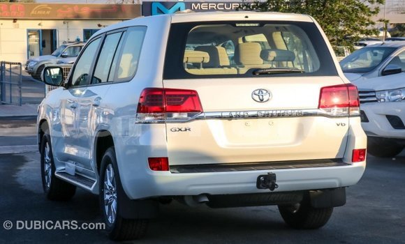 Buy Import Toyota Land Cruiser White Car in Import - Dubai in Region of Bouenza Buy Import Toyota Land Cruiser White Car in Import - Dubai in Region of Bouenza