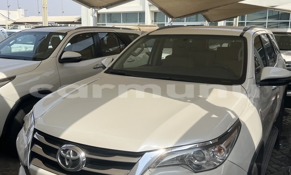 Acheter Occasion Voiture Toyota Fortuner Blanc à Brazzaville, Commune de Brazzaville Acheter Occasion Voiture Toyota Fortuner Blanc à Brazzaville, Commune de Brazzaville