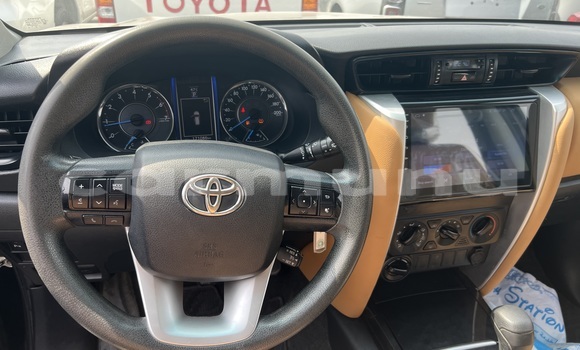 Acheter Occasion Voiture Toyota Fortuner Blanc à Brazzaville, Commune de Brazzaville Acheter Occasion Voiture Toyota Fortuner Blanc à Brazzaville, Commune de Brazzaville