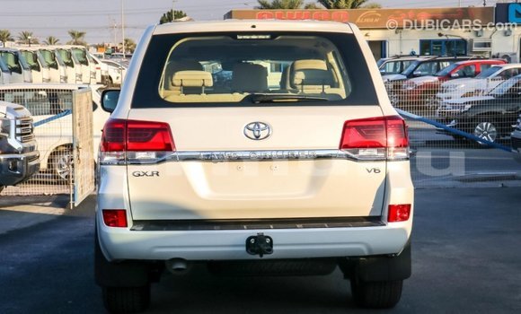 Buy Import Toyota Land Cruiser White Car in Import - Dubai in Region of Bouenza Buy Import Toyota Land Cruiser White Car in Import - Dubai in Region of Bouenza