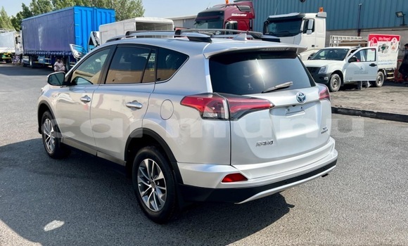 Acheter Occasion Voiture Toyota RAV4 Blanc à Pointe–Noire, Région du Kouilou Acheter Occasion Voiture Toyota RAV4 Blanc à Pointe–Noire, Région du Kouilou