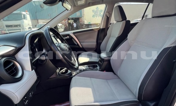 Acheter Occasion Voiture Toyota RAV4 Blanc à Pointe–Noire, Région du Kouilou Acheter Occasion Voiture Toyota RAV4 Blanc à Pointe–Noire, Région du Kouilou