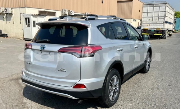 Acheter Occasion Voiture Toyota RAV4 Blanc à Pointe–Noire, Région du Kouilou Acheter Occasion Voiture Toyota RAV4 Blanc à Pointe–Noire, Région du Kouilou