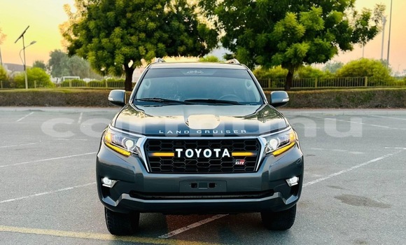 Acheter Occasion Voiture Toyota Prado Gris à Brazzaville, Commune de Brazzaville Acheter Occasion Voiture Toyota Prado Gris à Brazzaville, Commune de Brazzaville