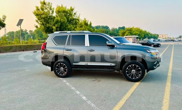 Acheter Occasion Voiture Toyota Prado Gris à Brazzaville, Commune de Brazzaville Acheter Occasion Voiture Toyota Prado Gris à Brazzaville, Commune de Brazzaville