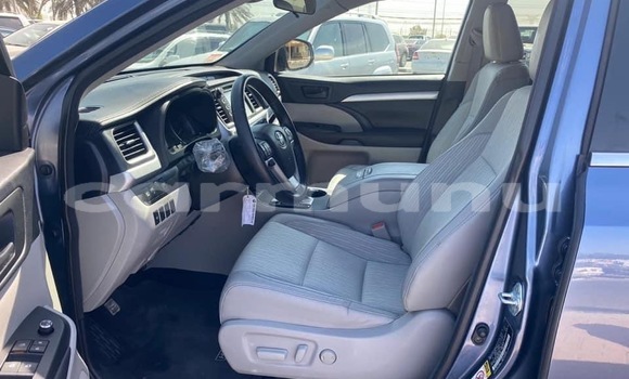 Acheter Occasion Voiture Toyota Highlander Bleu à Brazzaville, Commune de Brazzaville Acheter Occasion Voiture Toyota Highlander Bleu à Brazzaville, Commune de Brazzaville