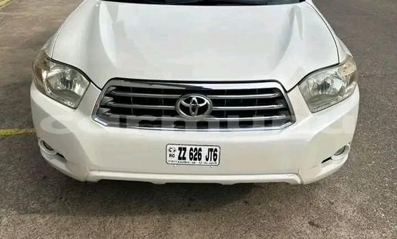 Buy Used Toyota Highlander White Car in Black Point in Kouilou region Buy Used Toyota Highlander White Car in Black Point in Kouilou region