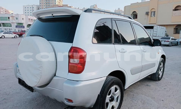 Acheter Occasion Voiture Toyota RAV4 Blanc à Brazzaville, Commune de Brazzaville Acheter Occasion Voiture Toyota RAV4 Blanc à Brazzaville, Commune de Brazzaville