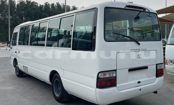 Acheter Occasion Voiture Toyota Coaster Blanc à Brazzaville, Commune de Brazzaville Acheter Occasion Voiture Toyota Coaster Blanc à Brazzaville, Commune de Brazzaville