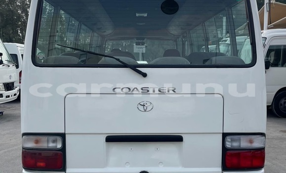 Acheter Occasion Voiture Toyota Coaster Blanc à Brazzaville, Commune de Brazzaville Acheter Occasion Voiture Toyota Coaster Blanc à Brazzaville, Commune de Brazzaville