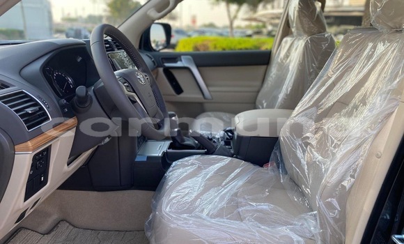 Acheter Neuf Voiture Toyota Prado Gris à Pointe–Noire, Région du Kouilou Acheter Neuf Voiture Toyota Prado Gris à Pointe–Noire, Région du Kouilou