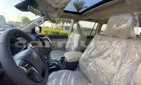 Acheter Neuf Voiture Toyota Prado Gris à Pointe–Noire, Région du Kouilou Acheter Neuf Voiture Toyota Prado Gris à Pointe–Noire, Région du Kouilou