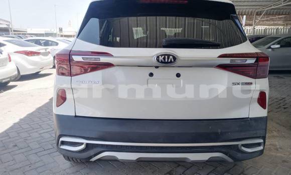 Acheter Occasion Voiture Kia Sedona Blanc à Brazzaville, Commune de Brazzaville Acheter Occasion Voiture Kia Sedona Blanc à Brazzaville, Commune de Brazzaville