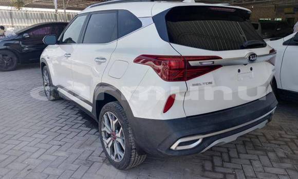 Acheter Occasion Voiture Kia Sedona Blanc à Brazzaville, Commune de Brazzaville Acheter Occasion Voiture Kia Sedona Blanc à Brazzaville, Commune de Brazzaville