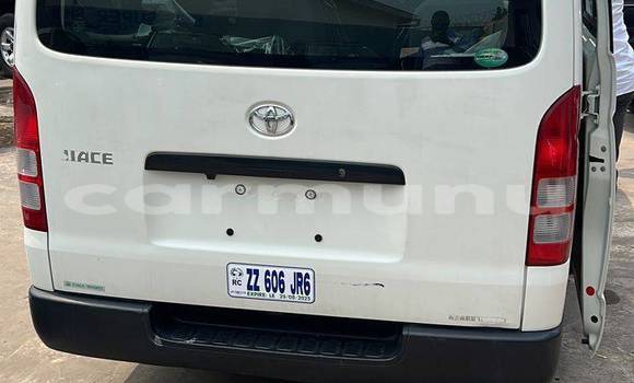 Acheter Occasion Utilitaire Toyota HiAce Blanc à Brazzaville, Commune de Brazzaville Acheter Occasion Utilitaire Toyota HiAce Blanc à Brazzaville, Commune de Brazzaville
