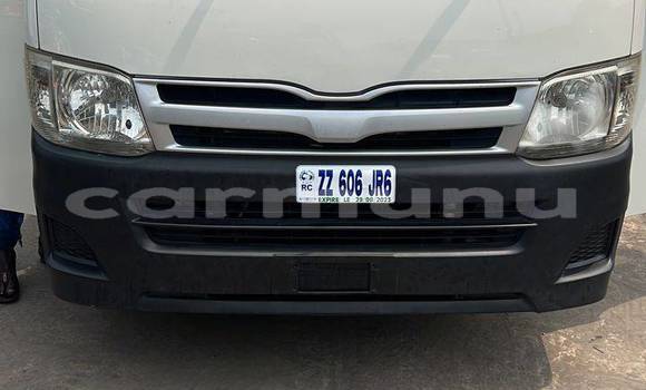 Acheter Occasion Utilitaire Toyota HiAce Blanc à Brazzaville, Commune de Brazzaville Acheter Occasion Utilitaire Toyota HiAce Blanc à Brazzaville, Commune de Brazzaville