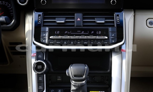 Acheter Neuf Voiture Toyota Land Cruiser Blanc à Brazzaville, Commune de Brazzaville Acheter Neuf Voiture Toyota Land Cruiser Blanc à Brazzaville, Commune de Brazzaville