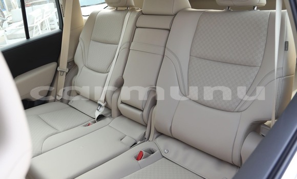 Acheter Neuf Voiture Toyota Land Cruiser Blanc à Brazzaville, Commune de Brazzaville Acheter Neuf Voiture Toyota Land Cruiser Blanc à Brazzaville, Commune de Brazzaville