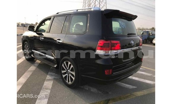Buy Import Toyota Land Cruiser Black Car in Import - Dubai in Region of Bouenza Buy Import Toyota Land Cruiser Black Car in Import - Dubai in Region of Bouenza