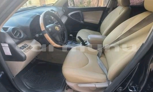 Acheter Occasion Voiture Toyota RAV4 Noir à Brazzaville, Commune de Brazzaville Acheter Occasion Voiture Toyota RAV4 Noir à Brazzaville, Commune de Brazzaville