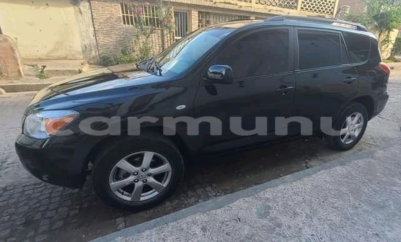 Acheter Occasion Voiture Toyota RAV4 Noir à Brazzaville, Commune de Brazzaville Acheter Occasion Voiture Toyota RAV4 Noir à Brazzaville, Commune de Brazzaville