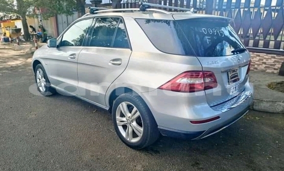 Acheter Occasion Voiture Mercedes-Benz M–Class Autre à Brazzaville, Commune de Brazzaville Acheter Occasion Voiture Mercedes-Benz M–Class Autre à Brazzaville, Commune de Brazzaville