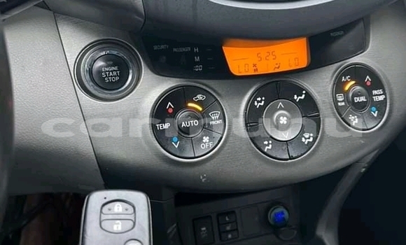 Acheter Occasion Voiture Toyota RAV4 Blanc à Pointe–Noire, Région du Kouilou Acheter Occasion Voiture Toyota RAV4 Blanc à Pointe–Noire, Région du Kouilou