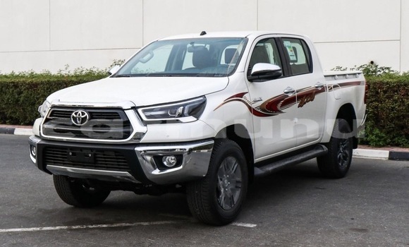 Acheter Neuf Voiture Toyota Hilux Blanc à Owando, Cuvette-Ouest Acheter Neuf Voiture Toyota Hilux Blanc à Owando, Cuvette-Ouest