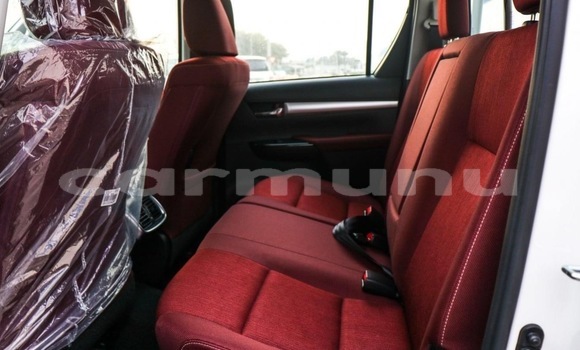 Acheter Neuf Voiture Toyota Hilux Blanc à Owando, Cuvette-Ouest Acheter Neuf Voiture Toyota Hilux Blanc à Owando, Cuvette-Ouest