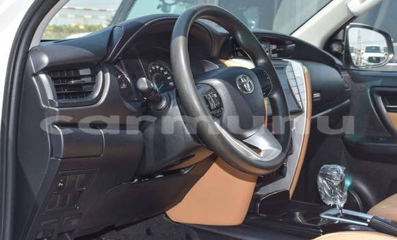 Acheter Occasion Voiture Toyota Fortuner Blanc à Dolisie, Région du Niari Acheter Occasion Voiture Toyota Fortuner Blanc à Dolisie, Région du Niari