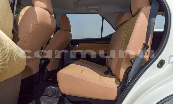 Acheter Occasion Voiture Toyota Fortuner Blanc à Dolisie, Région du Niari Acheter Occasion Voiture Toyota Fortuner Blanc à Dolisie, Région du Niari