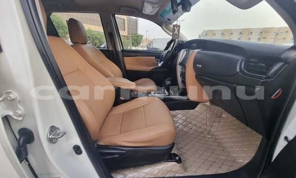 Acheter Occasion Voiture Toyota Fortuner Blanc à Owando, Cuvette-Ouest Acheter Occasion Voiture Toyota Fortuner Blanc à Owando, Cuvette-Ouest