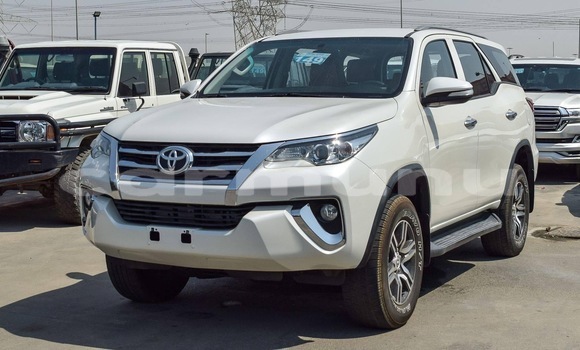 Acheter Occasion Voiture Toyota Fortuner Blanc à Pointe–Noire, Région du Kouilou Acheter Occasion Voiture Toyota Fortuner Blanc à Pointe–Noire, Région du Kouilou