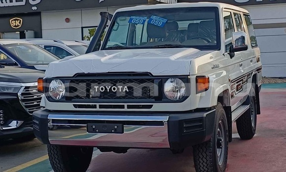Acheter Neuf Voiture Toyota Land Cruiser Blanc à Brazzaville, Commune de Brazzaville Acheter Neuf Voiture Toyota Land Cruiser Blanc à Brazzaville, Commune de Brazzaville