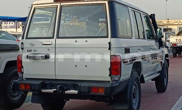 Acheter Neuf Voiture Toyota Land Cruiser Blanc à Brazzaville, Commune de Brazzaville Acheter Neuf Voiture Toyota Land Cruiser Blanc à Brazzaville, Commune de Brazzaville