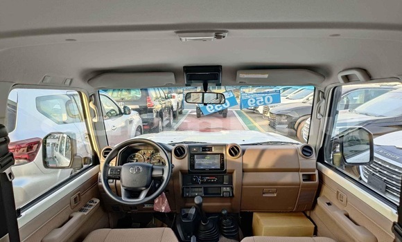 Acheter Neuf Voiture Toyota Land Cruiser Blanc à Brazzaville, Commune de Brazzaville Acheter Neuf Voiture Toyota Land Cruiser Blanc à Brazzaville, Commune de Brazzaville