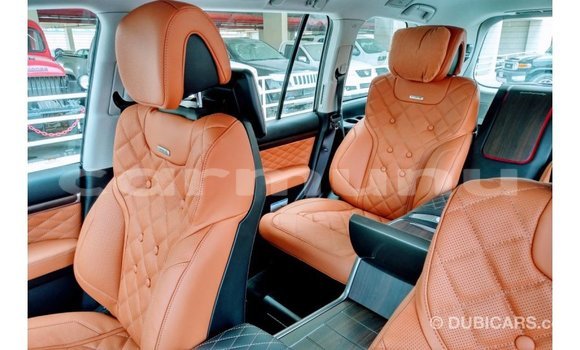 Buy Import Toyota Land Cruiser Black Car in Import - Dubai in Region of Bouenza Buy Import Toyota Land Cruiser Black Car in Import - Dubai in Region of Bouenza