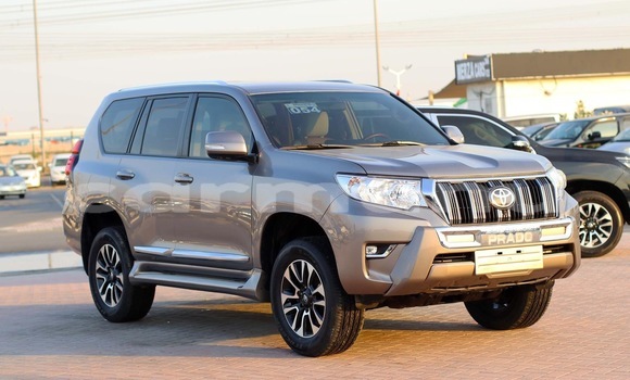 Acheter Occasion Voiture Toyota Prado Gris à Pointe–Noire, Région du Kouilou Acheter Occasion Voiture Toyota Prado Gris à Pointe–Noire, Région du Kouilou