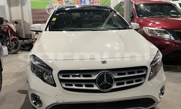 Buy Used Mercedes-Benz GLA-klasse White Car in Brazzaville in Municipality of Brazzaville Buy Used Mercedes-Benz GLA-klasse White Car in Brazzaville in Municipality of Brazzaville