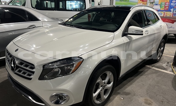 Acheter Occasion Voiture Mercedes-Benz GLA-klasse Blanc à Brazzaville, Commune de Brazzaville Acheter Occasion Voiture Mercedes-Benz GLA-klasse Blanc à Brazzaville, Commune de Brazzaville